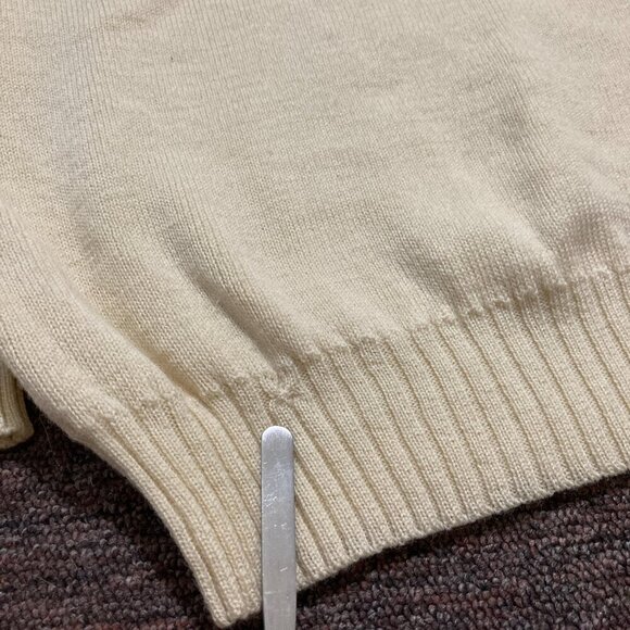Vintage Burberrys 100% Pure New Wool Sweater Men's Small Cream Elbow Patches - Picture 11 of 16
